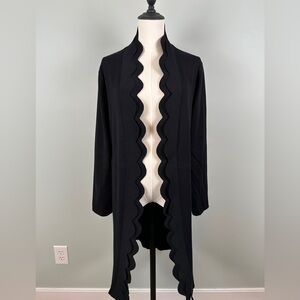 Cable and Gauge women’s long sweater with double scalloped detail size XL, black